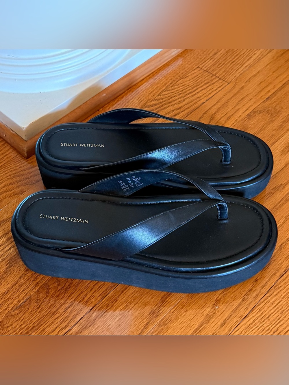 Stuart Weitzman Black Platform Thong Flip Flop Sandals Size 9B - Picture 7 of 8